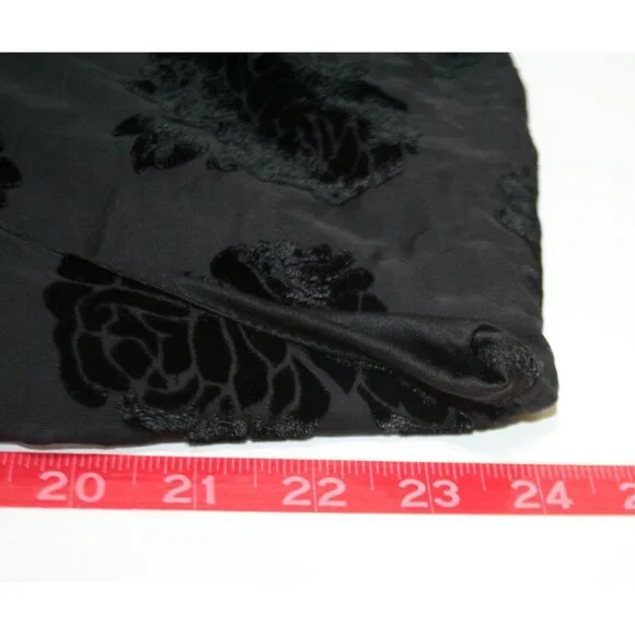 Torrid Womens Size 1X Black Burnout Velvet Halter Top Rose Whimsygoth Romantic - Picture 5 of 6